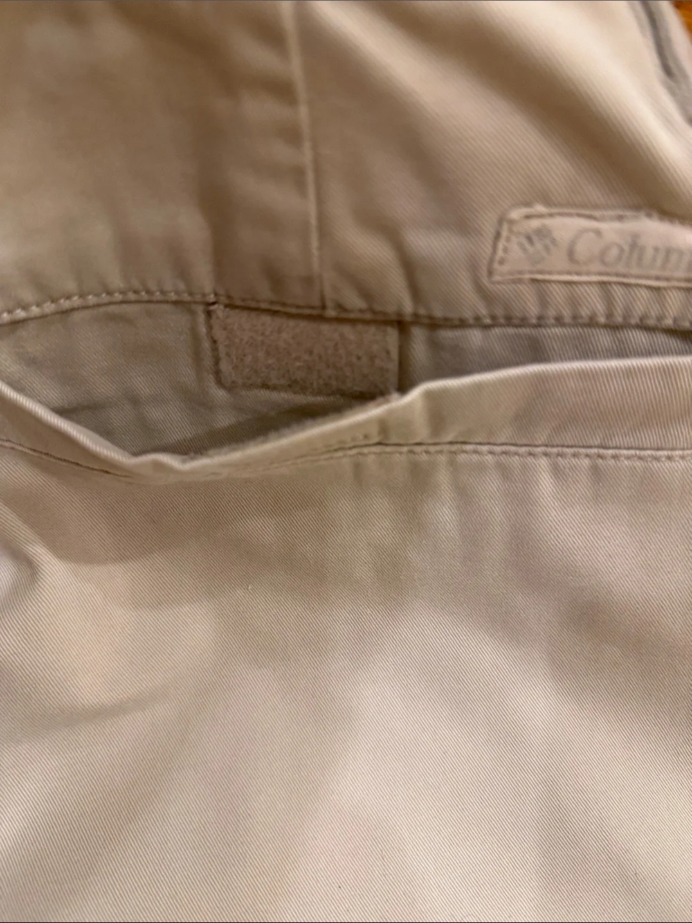 COLUMBIA SPORTSWEAR COMPANY FLAT FRONT KHAKI MEN'S CARGO SHORTS SIZE 40 WAIST